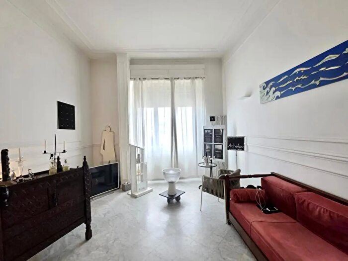 Appartamento con 5 locali in vendita in Viareggio