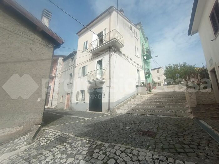 Casa trilocale in vendita in Via Roma, Ateleta