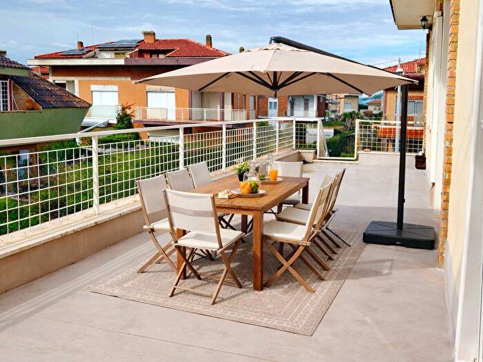 Casa con 5 locali in affitto in Via Loano, Fregene, Fiumicino