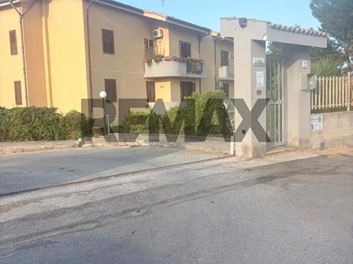 Appartamento con 6 locali in vendita in Via Verona, Augusta