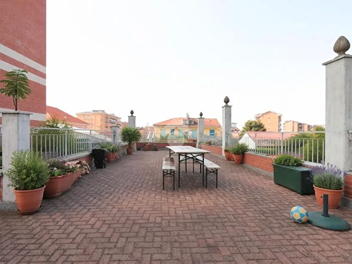 Appartamento trilocale in vendita in Via Umberto Giordano, Alessandria
