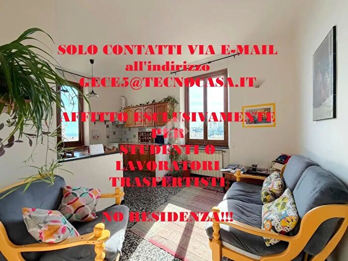 Appartamento trilocale in affitto in Via dei Cinque Santi, Genova