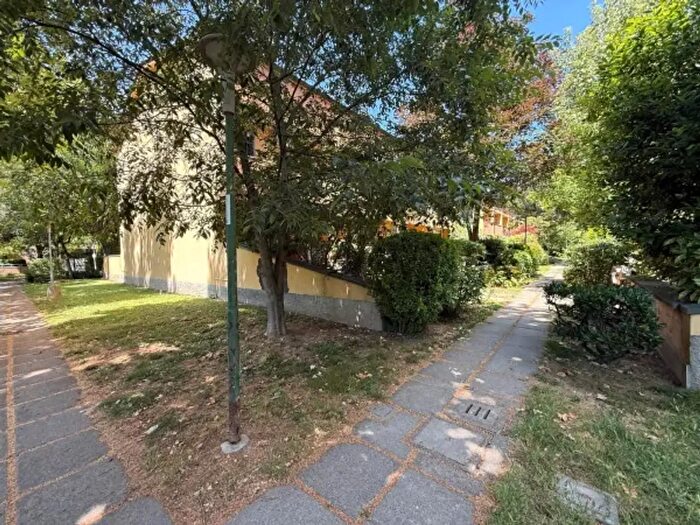 Casa con 6 locali in vendita in Via Maria Montanari, Reggio nell'Emilia