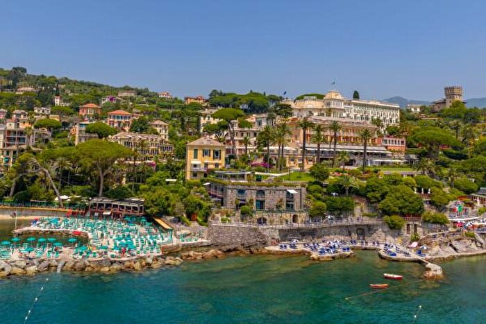 Appartamento con 5 locali in vendita in Via Pagana, Santa Margherita Ligure