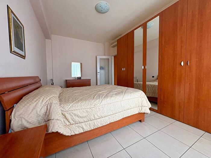 Appartamento bilocale in affitto in Viale Carlo Troya, Piazza Napoli, Milano