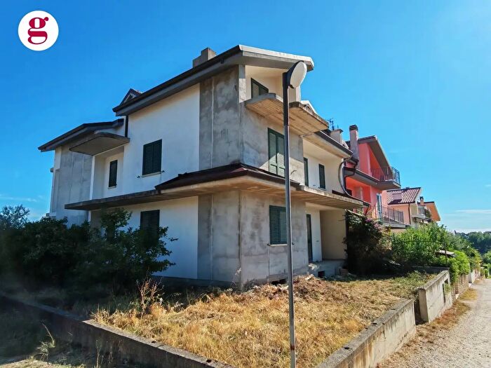 Casa con 12 locali in vendita in Via Incoronata Snc, Vasto