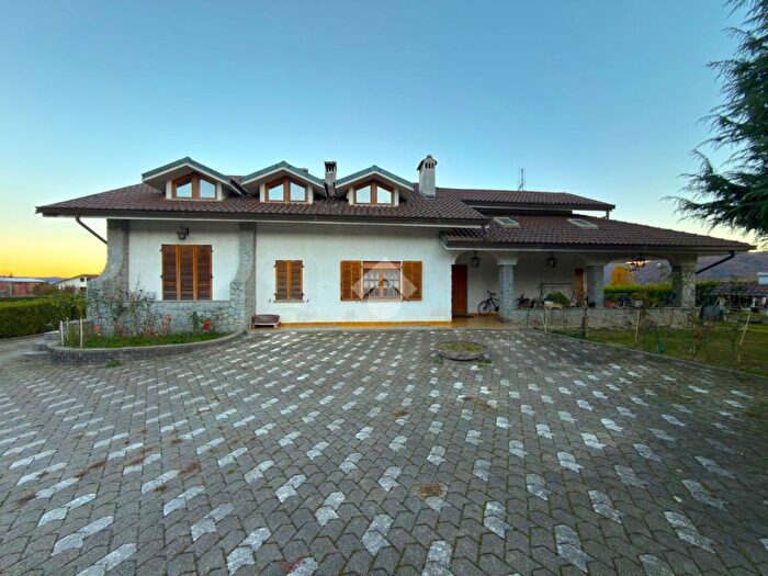 Case in Vendita e in Affitto - 2