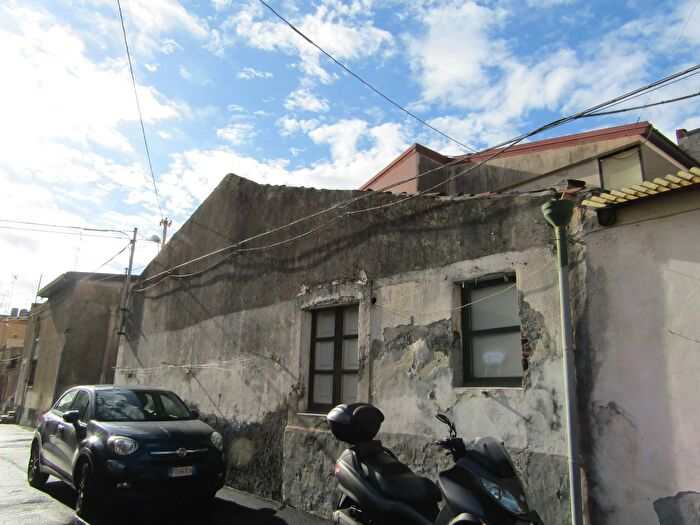 Casa trilocale in vendita in Via Adelia, Catania