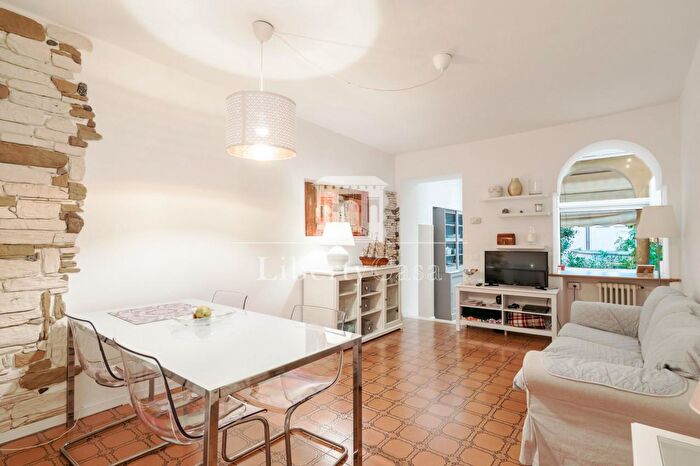 Appartamento trilocale in vendita in Via Gasparo da Salò, Salo