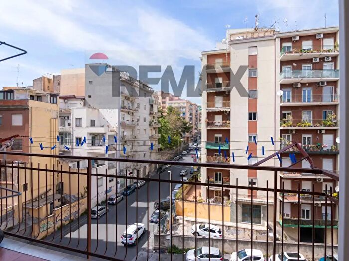 Appartamento con 5 locali in vendita in Via Francesco Fusco, Catania