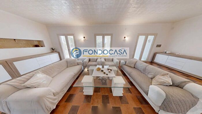 Casa con 9 locali in vendita in Sp Snc, Copertino