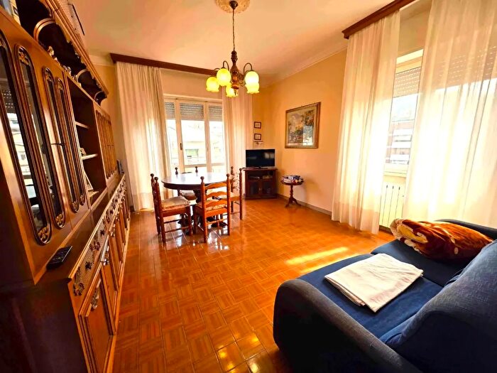 Appartamento trilocale in vendita in Massa