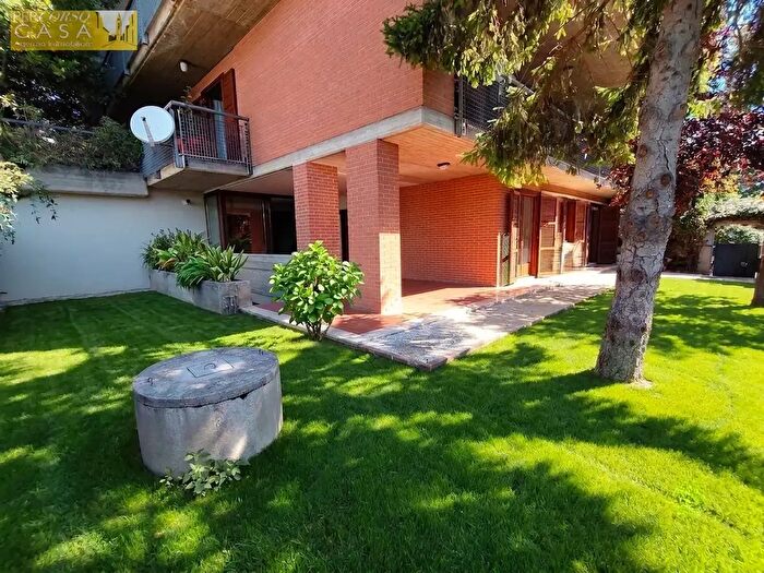 Appartamento con 9 locali in vendita in Via Fedele De Paulis, Teramo