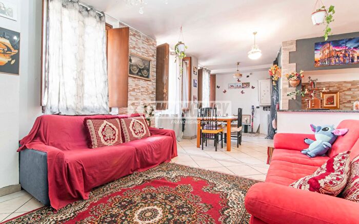 Appartamento con 5 locali in vendita in Via Fagnani, Gerenzano