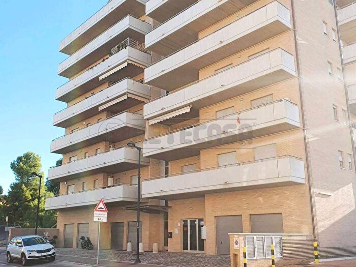 Appartamento trilocale in affitto in Porta Nuova, Pescara