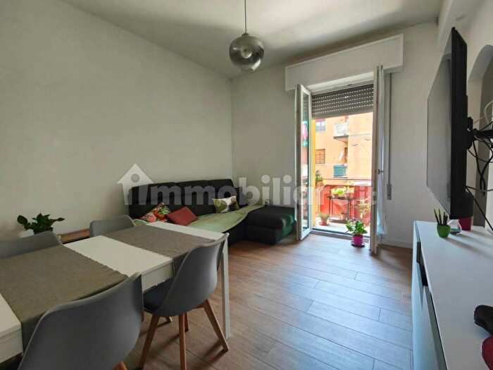 Appartamento quadrilocale in affitto in Via Breno, Lodi Brenta, Milano