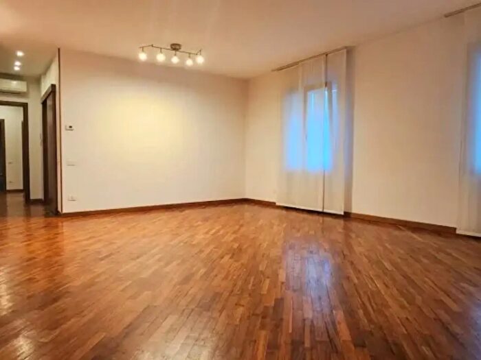 Appartamento trilocale in affitto in Via Passione, Milano