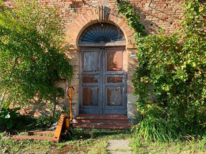Casa con 6 locali in vendita in Via Roma, Saludecio