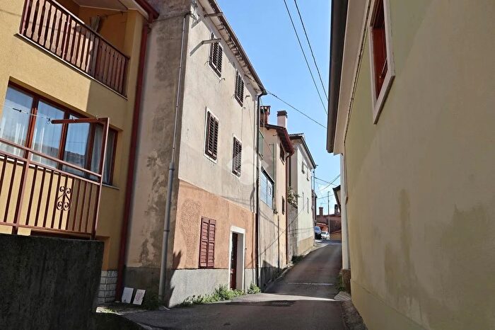 Casa con 8 locali in vendita in Località S Giuseppe della Chiusa, San Dorligo Della Valle