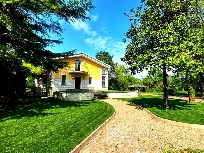 Casa con 8 locali in vendita in Via Fratelli Rusjan B, Savogna DIsonzo