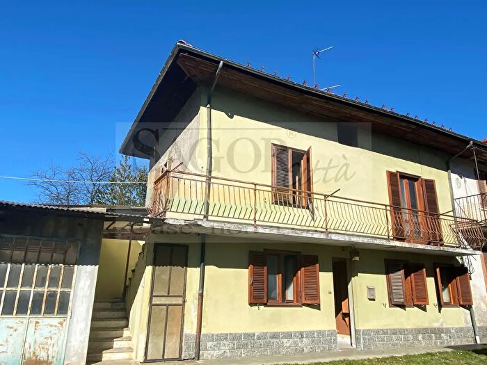 Casa con 5 locali in vendita in Via Nazionale, Pinasca