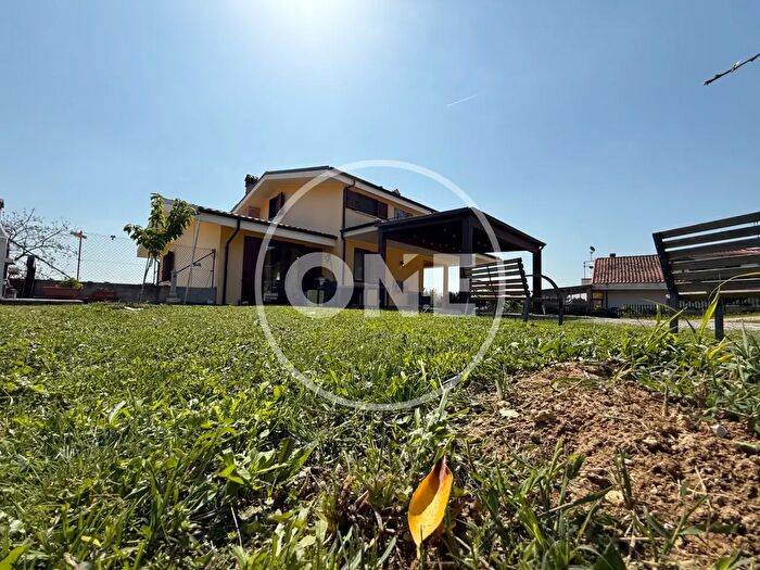 Casa con 9 locali in vendita in Strada SantAgnese, Citta SantAngelo