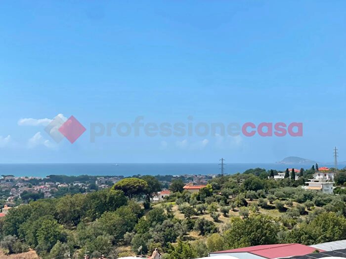 Appartamento trilocale in vendita in Via Antonio Sebastiani, Minturno