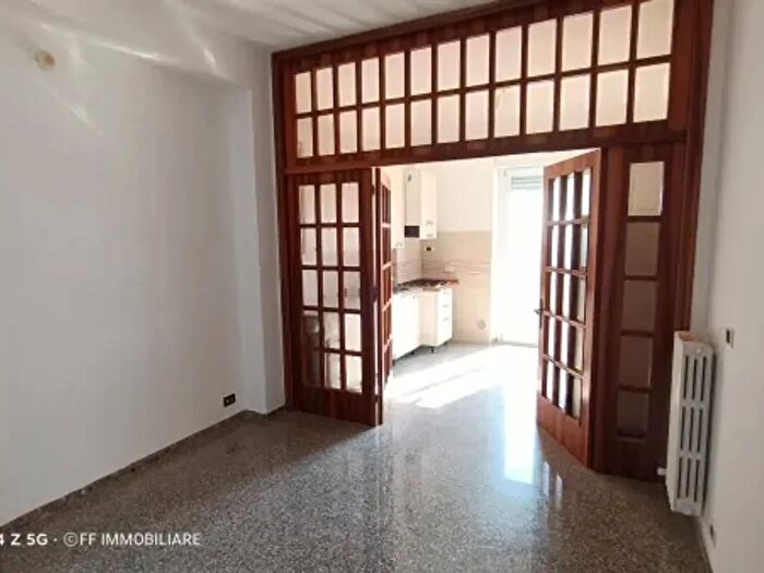 Appartamento con 5 locali in vendita in Via dei Velini, Macerata