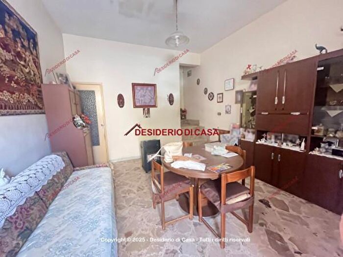 Casa trilocale in vendita in Piazza Croce, Campofelice Di Roccella