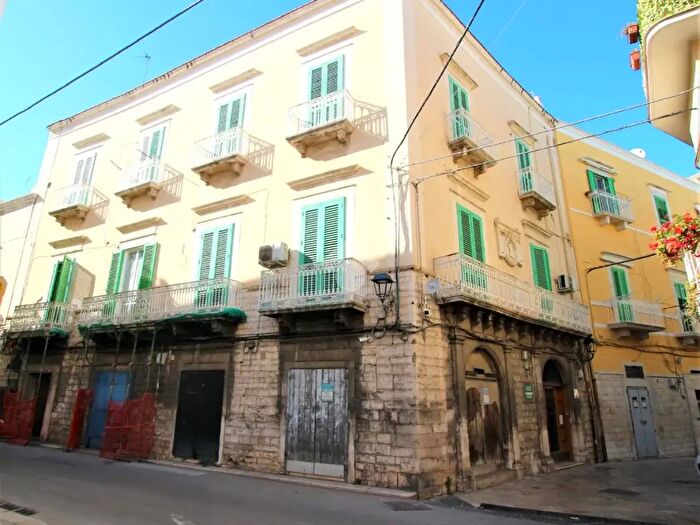 Appartamento con 6 locali in vendita in Via Domenico Picca, Molfetta