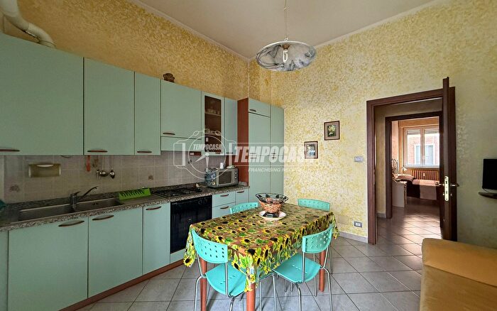 Appartamento quadrilocale in vendita in Via IX Reggimento Bersaglieri, Asti