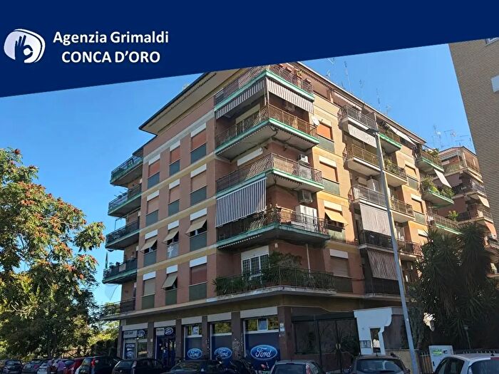 Appartamento con 5 locali in affitto in Via Jacopo Sannazzaro, Roma