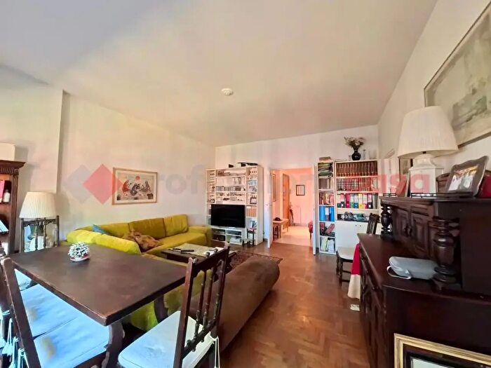 Appartamento trilocale in vendita in Via Pienza, Roma