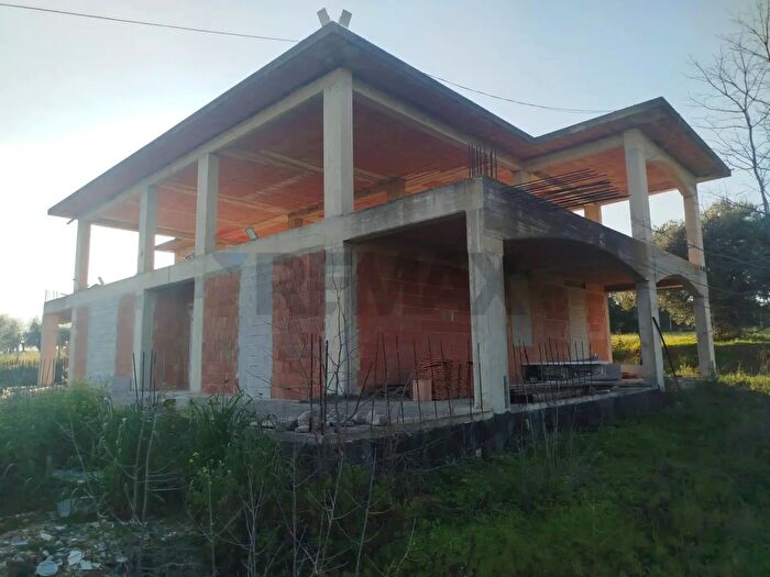 Casa con 11 locali in vendita in Contrada Stafenna, Noto