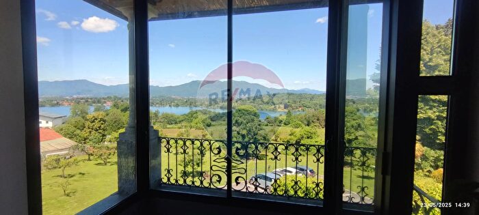 Casa con 5 locali in vendita in Cadrezzate con Osmate