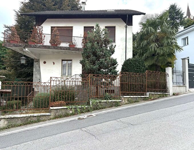Casa con 13 locali in vendita in Via Cittadella, Pinerolo