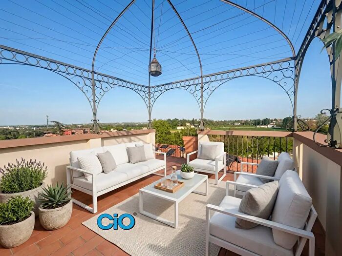 Appartamento con 7 locali in vendita in Bologna