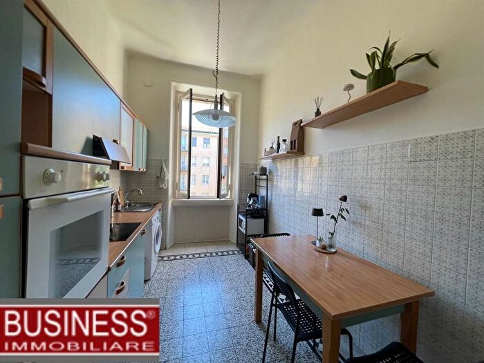 Appartamento trilocale in affitto in Via Seneca, Porta Romana Medaglie d'Oro, Milano