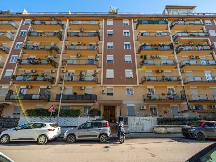 Appartamento quadrilocale in vendita in Via Giuseppe Ingegneros, Palermo