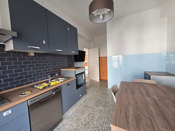 Appartamento con 6 locali in affitto in Catanzaro