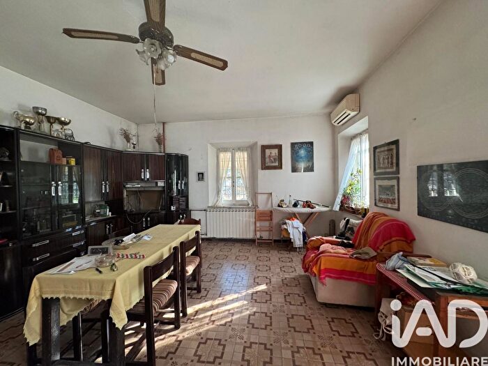 Casa con 8 locali in vendita in Via Circonvallazione, Mirandola