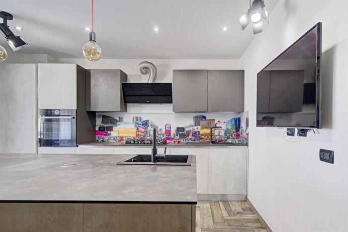 Case in Vendita e in Affitto - 3