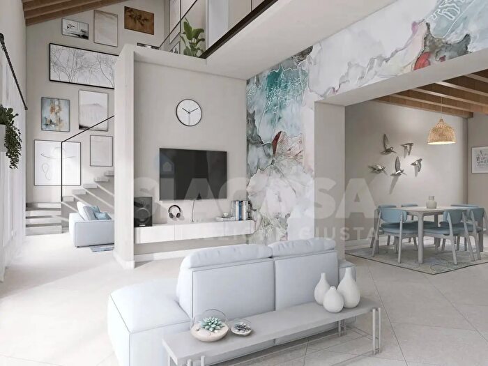 Appartamento con 5 locali in vendita in Via XXV Aprile, Cornate D'Adda