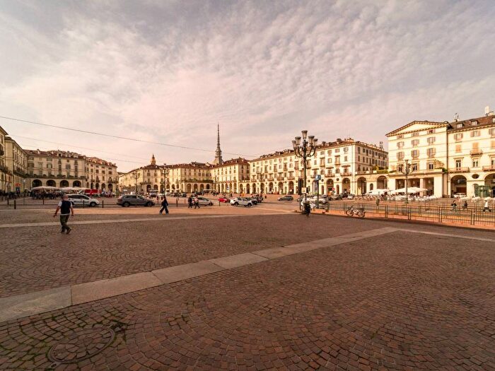 Appartamento bilocale in affitto in Piazza Vittorio Veneto, Giardini Reali, Torino