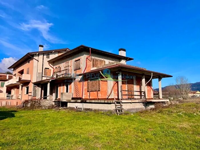 Casa con 6 locali in vendita in Viale Giovanni Mimbelli, Pieve A Nievole