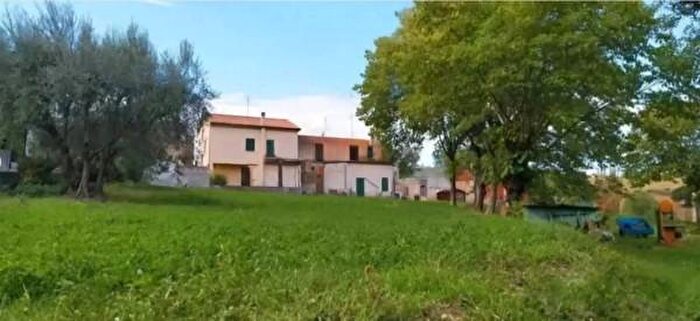 Casa con 6 locali in vendita in Via Brenta, Monte Porzio