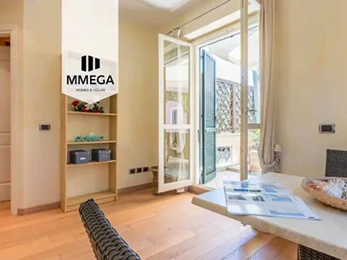 Casa con 6 locali in vendita in Viale Roma, Pietrasanta