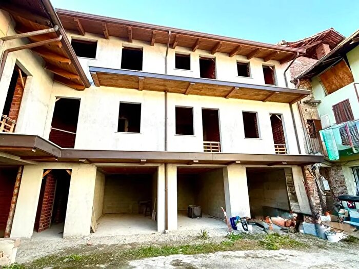 Casa quadrilocale in vendita in Via Rivera, Mathi