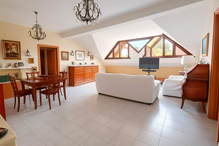 Appartamento con 5 locali in vendita in Via Enea, Anzio