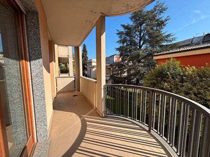 Appartamento quadrilocale in affitto in Via Maggio, Clinica Piacenza, Piacenza